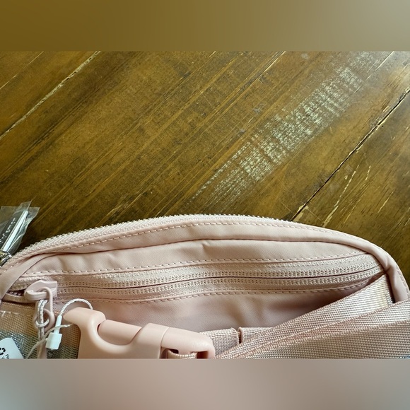 Lululemon Everywhere Belt Bag 1L Wordmark Pink Mist/Silver/White Opal Fanny Pack - Picture 12 of 16